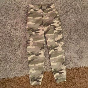 American Eagle Super Stretch Camo Joggers.
